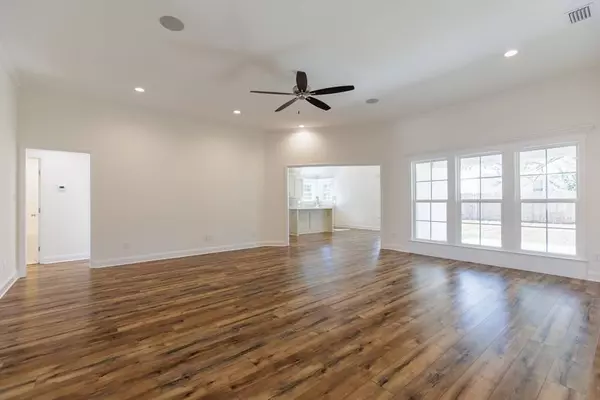 601 Katherine Lane, Hahira, GA 31632