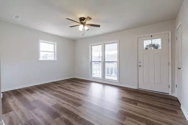 1306 BETHUNE DR, Valdosta, GA 31601