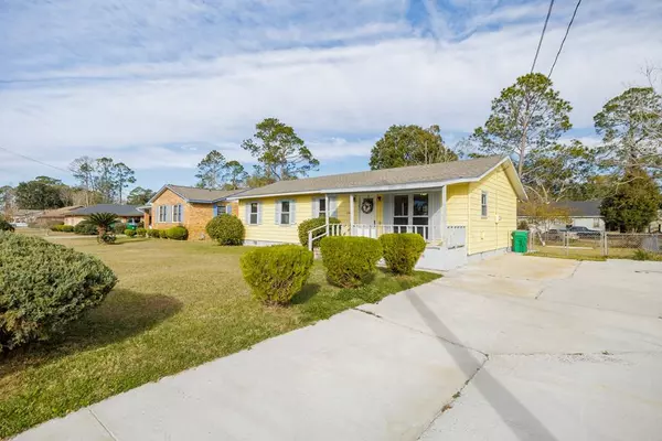 1306 BETHUNE DR, Valdosta, GA 31601