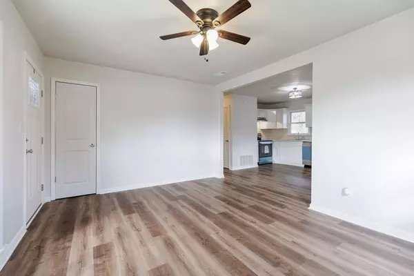 1306 BETHUNE DR, Valdosta, GA 31601