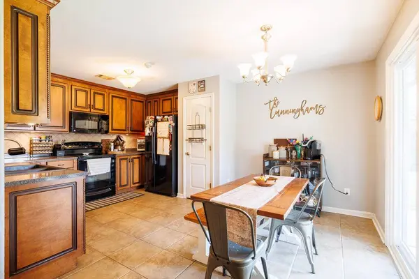 5176 CALVARY CIR, Valdosta, GA 31605