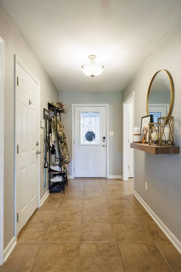 5176 CALVARY CIR, Valdosta, GA 31605