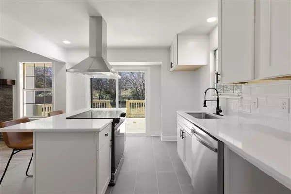 104 N Darrowby DR, Raymore, MO 64083