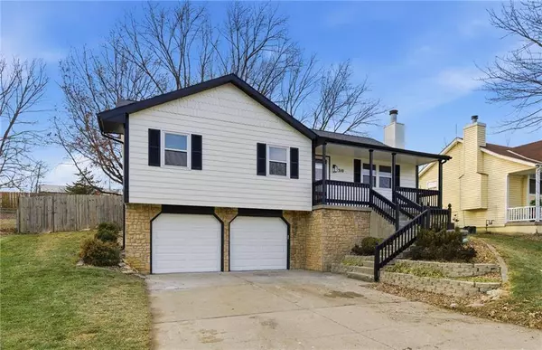 310 N Darrowby DR, Raymore, MO 64083