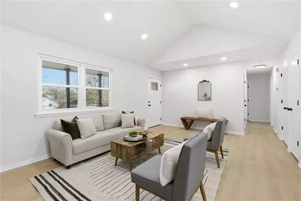 310 N Darrowby DR, Raymore, MO 64083