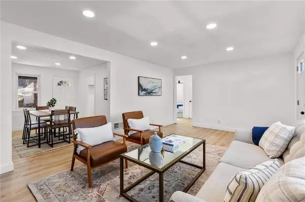 137 W 85th ST, Kansas City, MO 64114