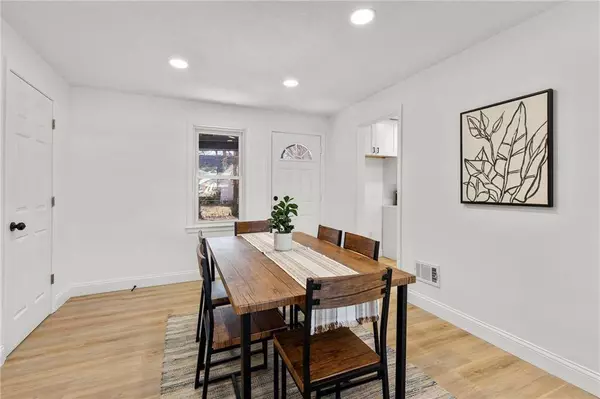 137 W 85th ST, Kansas City, MO 64114