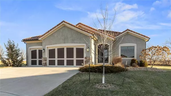 3901 SW Odell DR, Lee's Summit, MO 64082