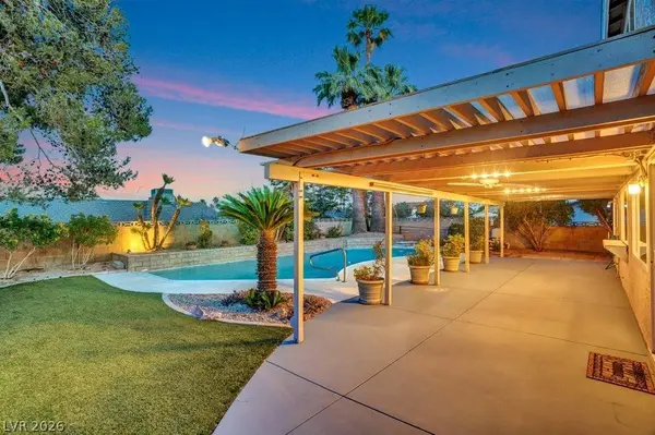417 W Davenport LN, Las Vegas, NV 89107