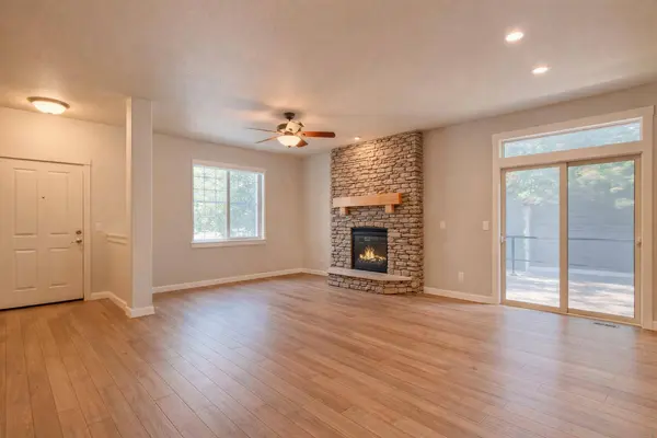 51861 Hollinshead PL, La Pine, OR 97739