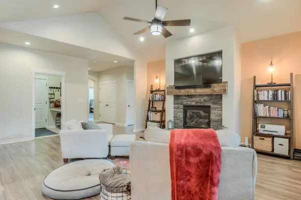 51868 Trapper George LN, La Pine, OR 97739