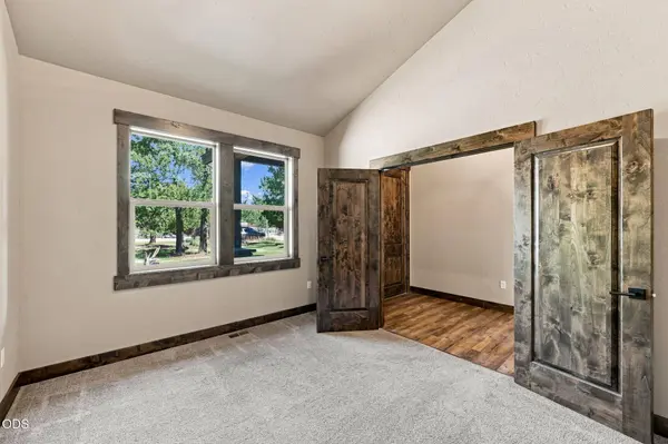17035 Glendale RD, Bend, OR 97707