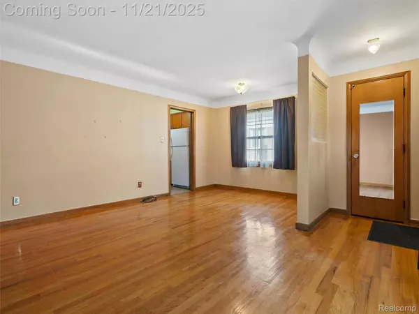 9831 Seltzer ST, Livonia, MI 48150