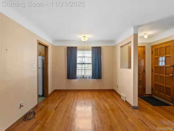 9831 Seltzer ST, Livonia, MI 48150