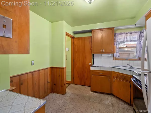 9831 Seltzer ST, Livonia, MI 48150