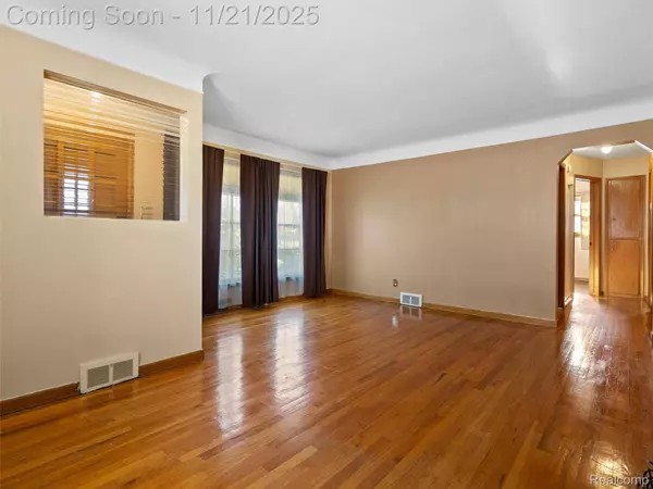 9831 Seltzer ST, Livonia, MI 48150