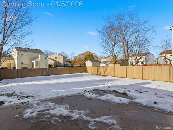 2746 Riverside DR, Waterford, MI 48329