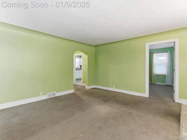 4350 Lotus DR, Waterford, MI 48329