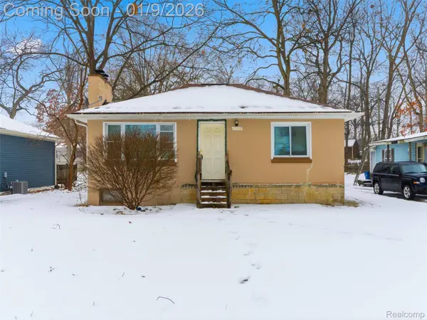 4350 Lotus DR, Waterford, MI 48329