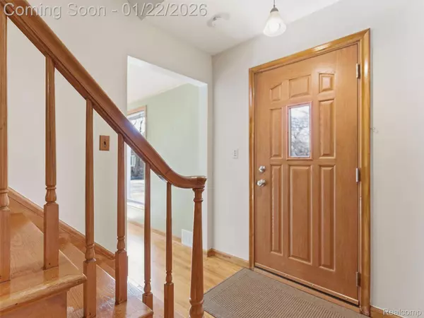 15000 Woodworth, Redford, MI 48239