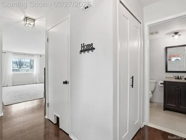 115 Manor WAY, Rochester Hills, MI 48309