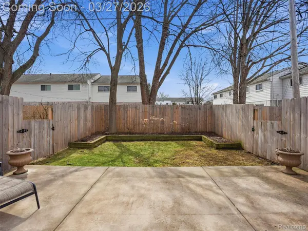 115 Manor WAY, Rochester Hills, MI 48309