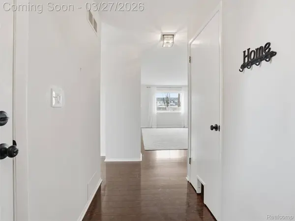 115 Manor WAY, Rochester Hills, MI 48309