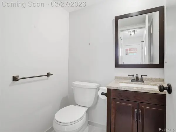 115 Manor WAY, Rochester Hills, MI 48309