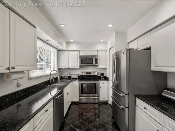 42881 Inverness CT, Northville, MI 48168