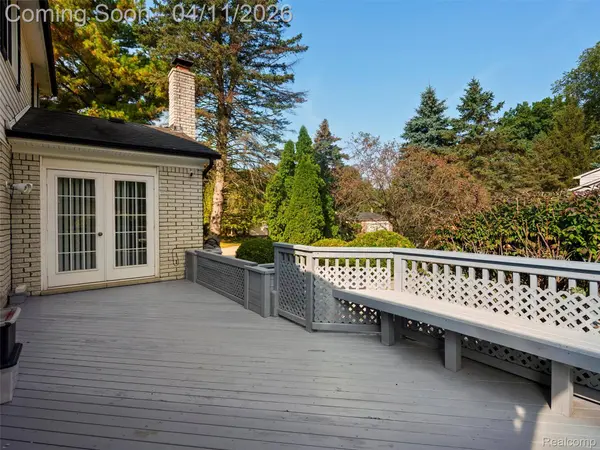 42881 Inverness CT, Northville, MI 48168