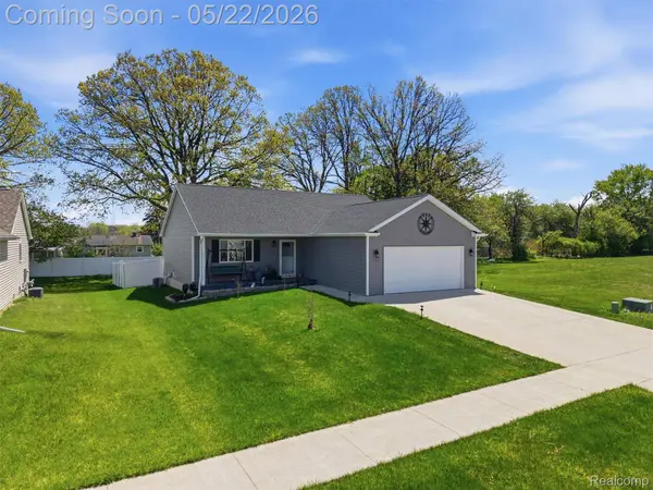3145 Dahlia DR, Burton, MI 48519