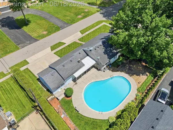 34155 Oakdale ST, Livonia, MI 48154