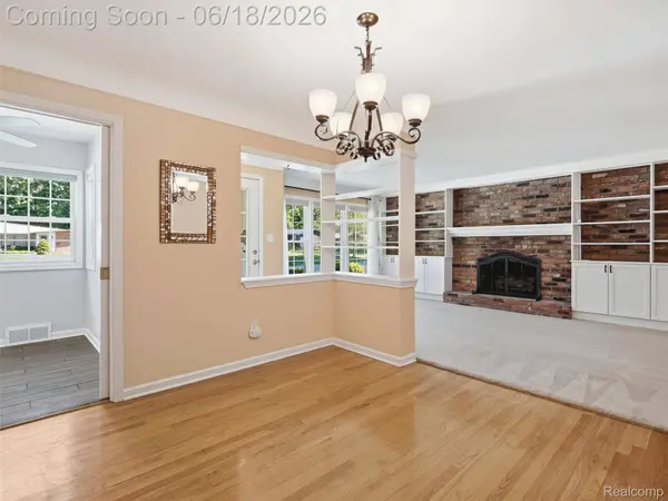 34155 Oakdale ST, Livonia, MI 48154