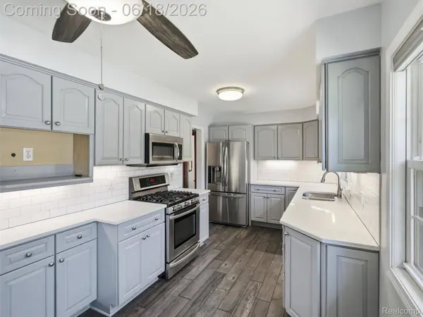 34155 Oakdale ST, Livonia, MI 48154