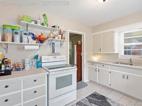 3328 Mills Acres ST, Genesee Charter Township, MI 48506