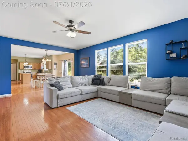 957 River Rock DR, Holly Township, MI 48442
