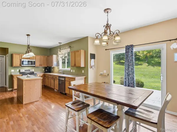 957 River Rock DR, Holly Township, MI 48442