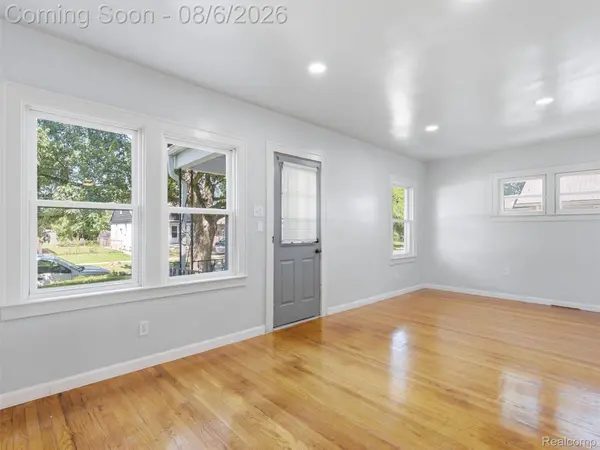 1063 Mayflower AVE, Lincoln Park, MI 48146