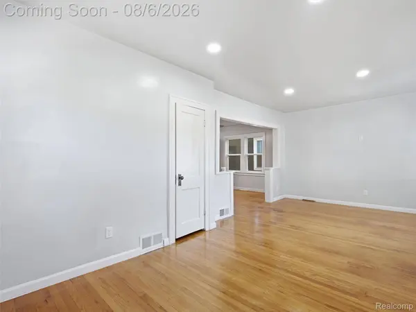 1063 Mayflower AVE, Lincoln Park, MI 48146