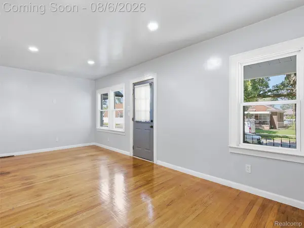 1063 Mayflower AVE, Lincoln Park, MI 48146