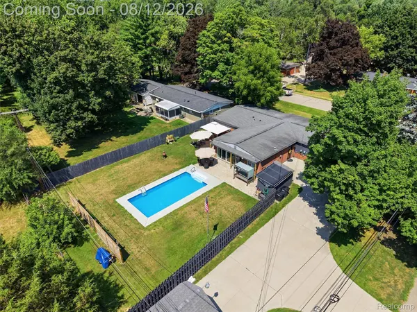 1640 Beverly BLVD, Walled Lake, MI 48390