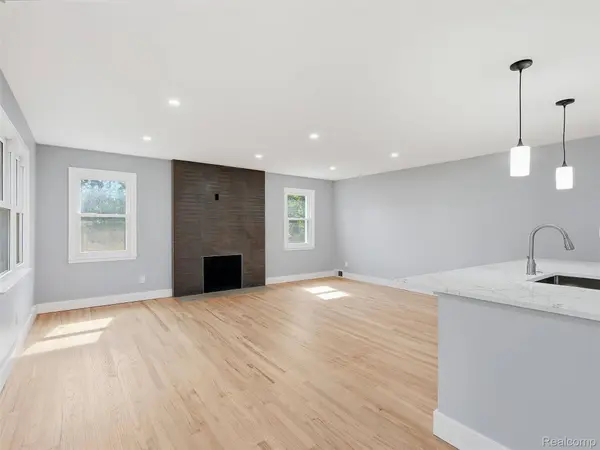 1493 Merry RD, Waterford Charter Township, MI 48328