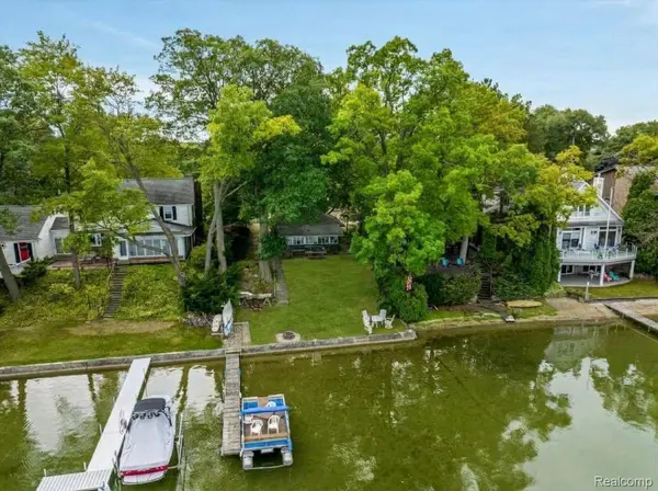 43248 S Shore ST, Waterford Charter Township, MI 48328