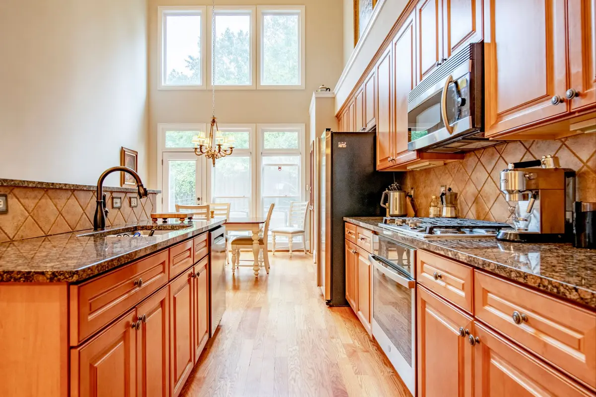 Staging a home and the unclutter