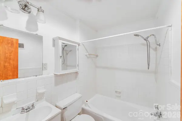 405 W Harvie AVE #A&B, Gastonia, NC 28052