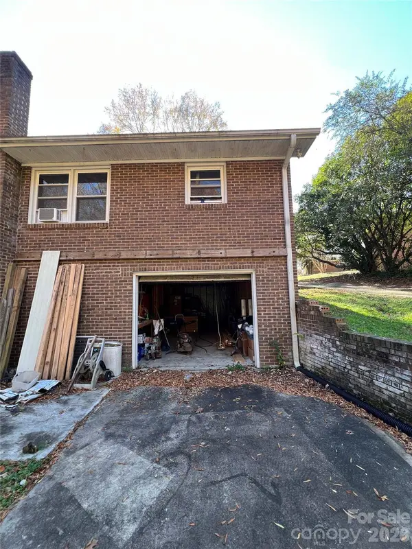 7004 Delisa DR, Charlotte, NC 28214