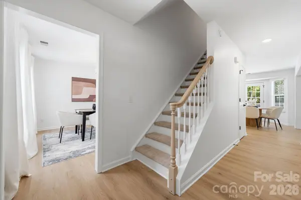 4611 Rock Stream DR, Charlotte, NC 28269