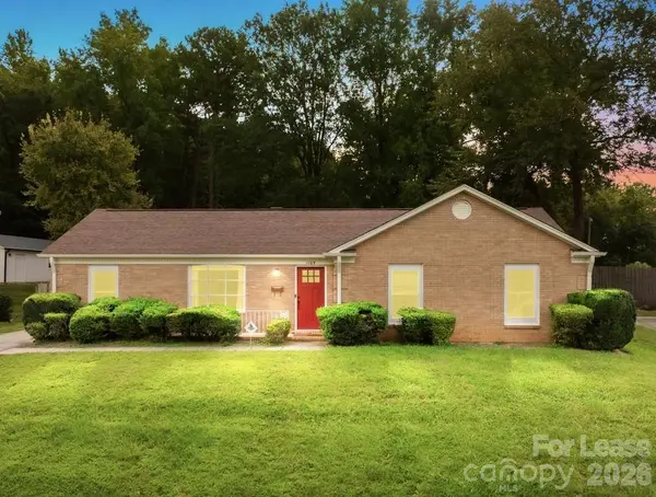 1109 Plumstead RD, Charlotte, NC 28216