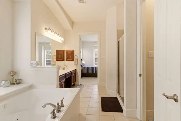 WHAT MAKES GENTLE CREEK DIFFERENT FROM OTHER PROSPER NEIGHBORHOODS? A LOOK AT 890 WIND BROOK LN