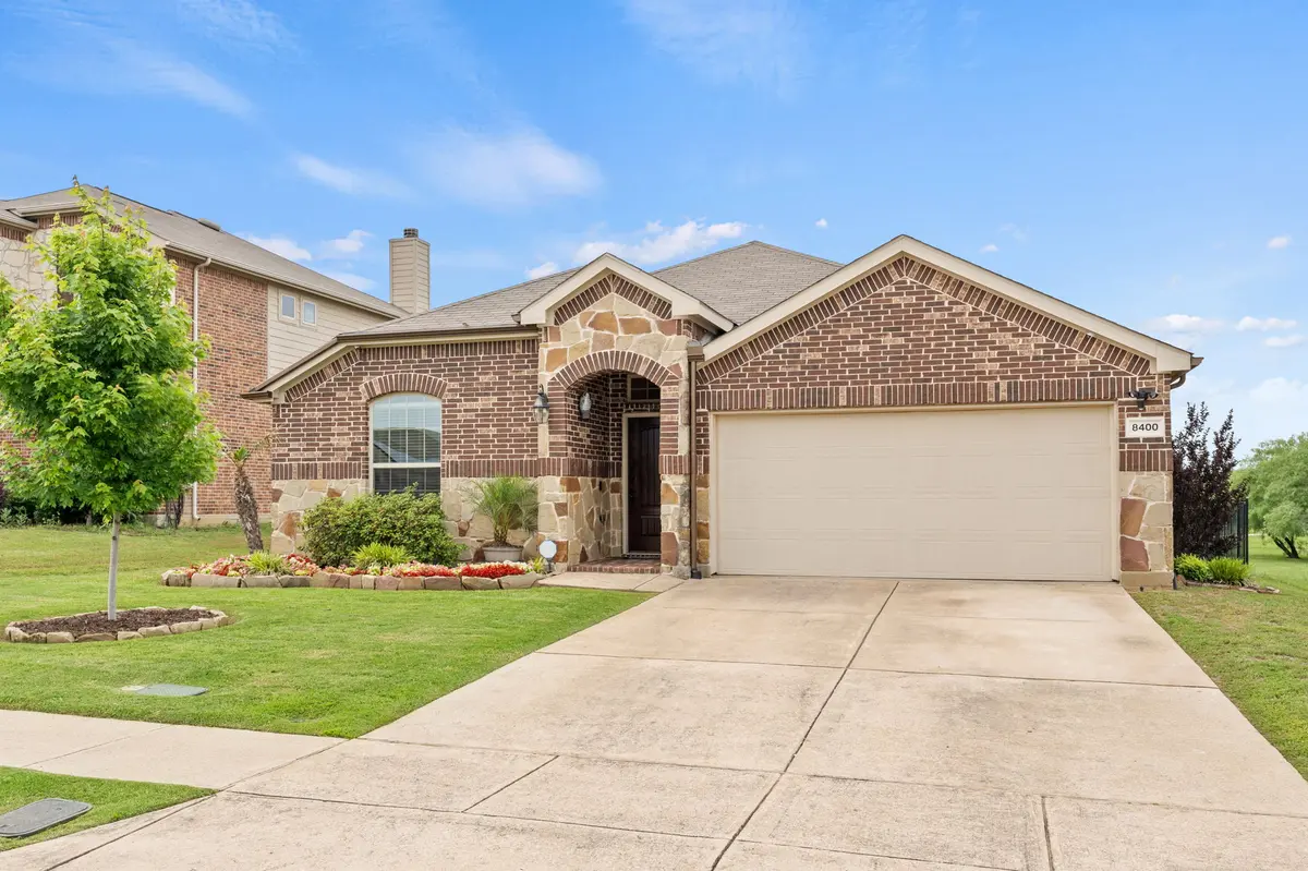 8400 Sioux Trl, Aubrey, TX 76227-1419